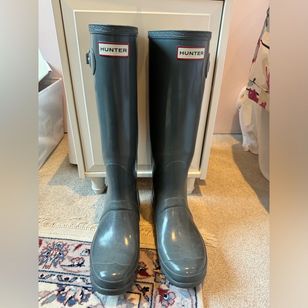 Hunter boots grey size women’s 9